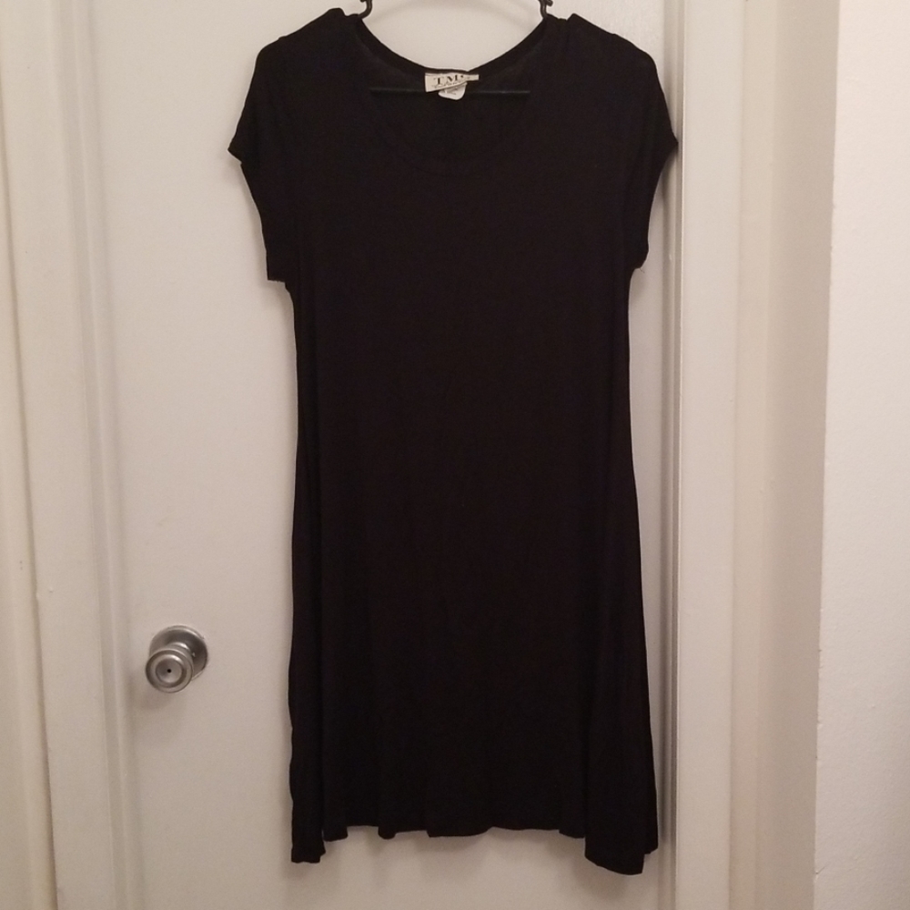 Black flowy tshirt dress